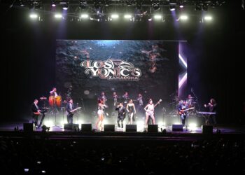 LOS YONICS ofrecieron gran show en el teatro Metropólitan con homenaje a Zamacona