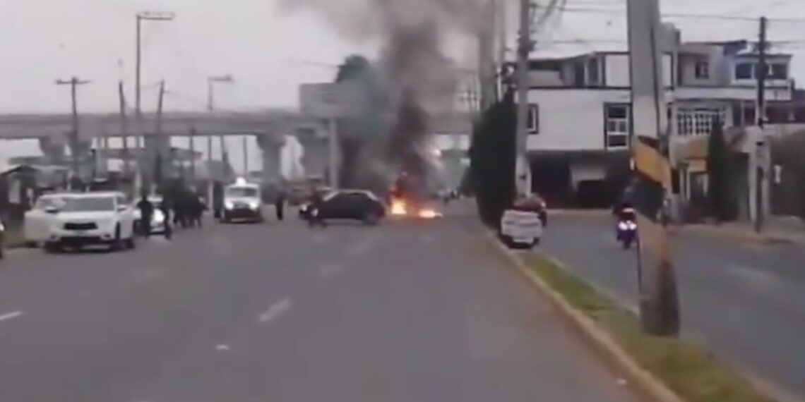 Habitantes de Tonanitla bloquean acceso al AIFA por pagos ejidales