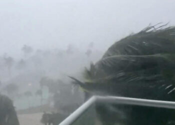 Huracán ‘Beryl’ se aleja de las Islas Caimán y se dirige a Península de Yucatán