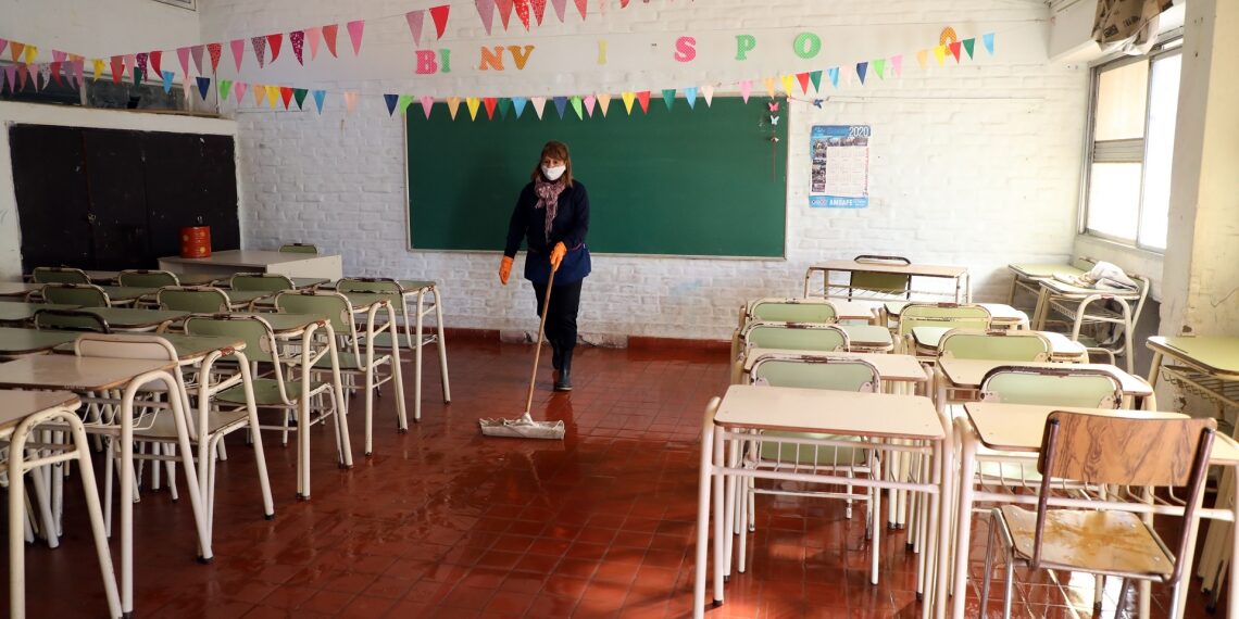 En este regreso a clases, CLOROX® dona más de 50 mil de sus productos a distintas escuelas públicas de México