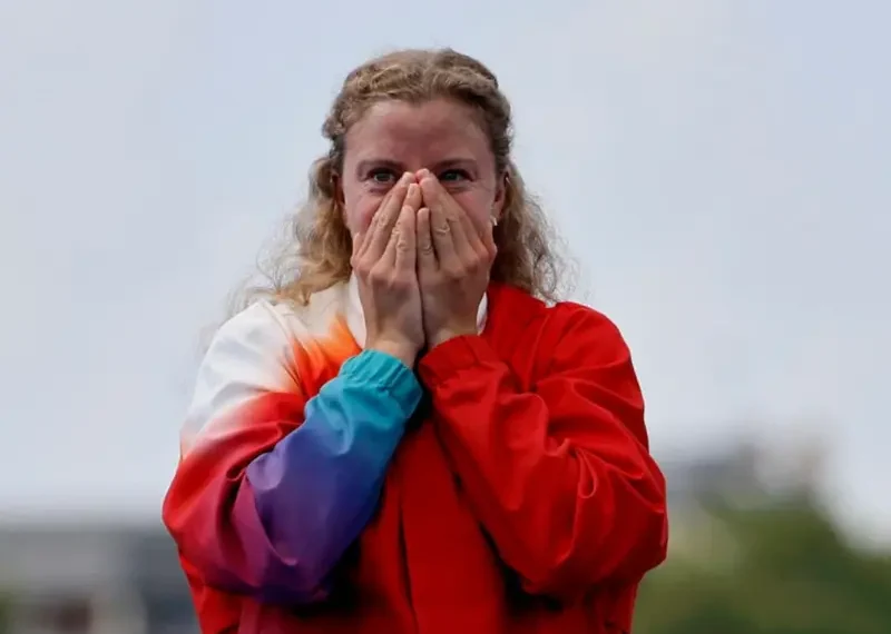 Entrenador de medallista en París abandonó los Juegos por cargos de abuso