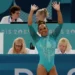 ¡Rebeca Andrade vence a Simone Biles y se lleva medalla de oro en Piso!