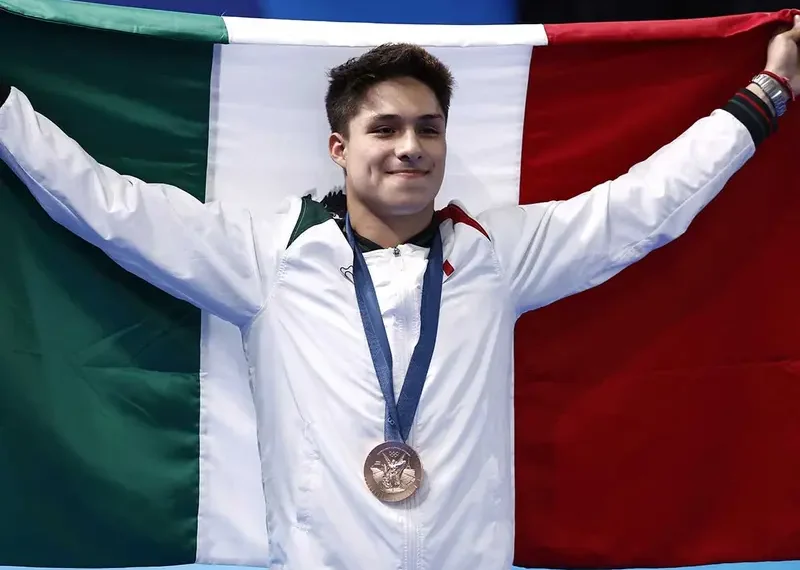 Osmar Olvera igualó a Joaquín Capilla e ingresó a la lista de medallistas