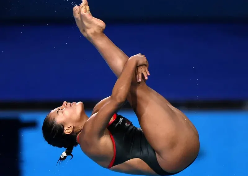 Mexicana Alejandra Estudillo finaliza sexta y recibe Diploma