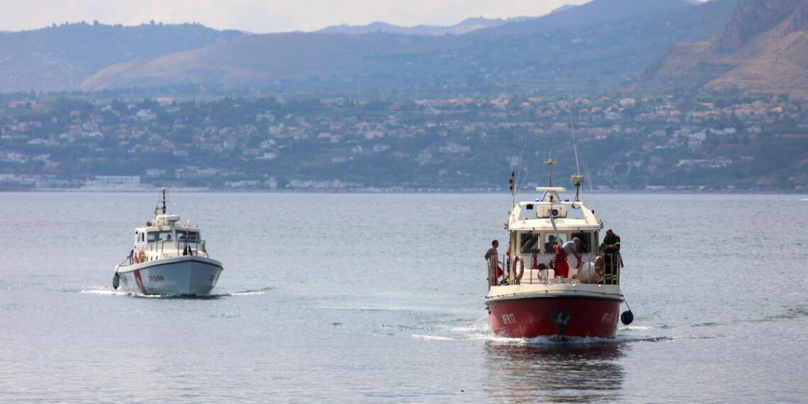 Hallan dos cuerpos tras naufragio de yate de magnate británico en Italia