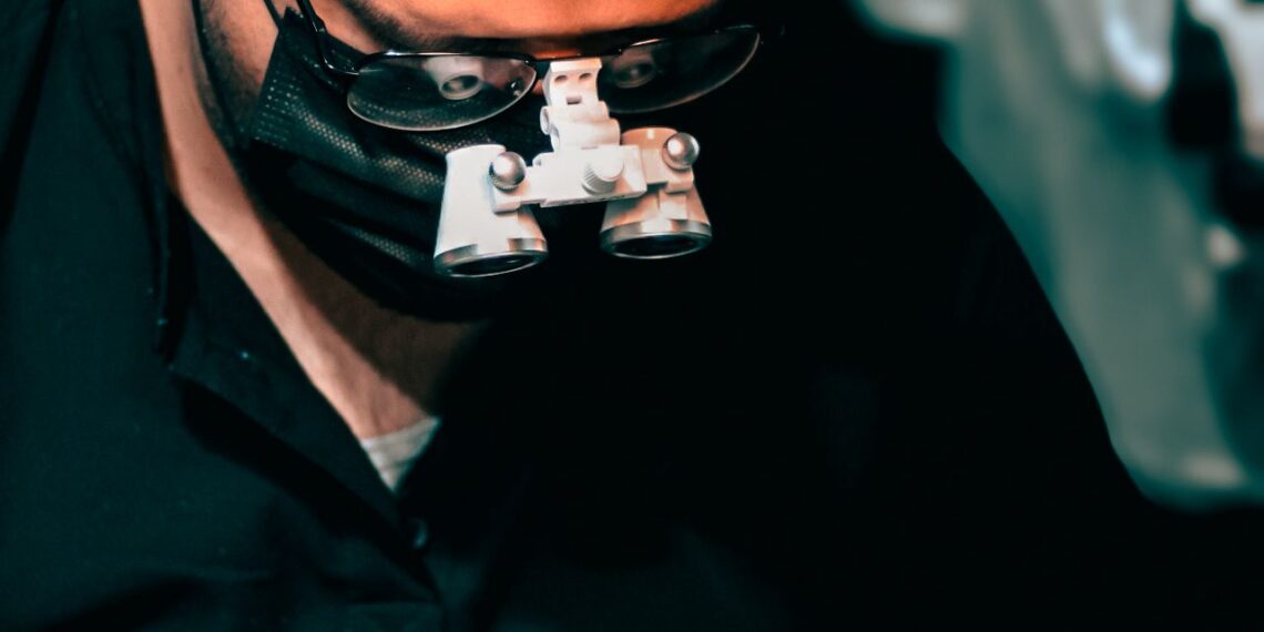 Dr. Issac Cortés: Innovación y excelencia en estética dental desde Odontología OICA