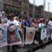 Padres de los 43 normalistas concluyen el diálogo con López Obrador