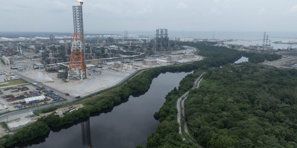 En 15 días, Dos Bocas producirá el 20% de gasolinas que se consumen en México: AMLO