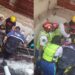 Rescatan a hombre que quedó atrapado en el derrumbe de una construcción en la Cuauhtémoc