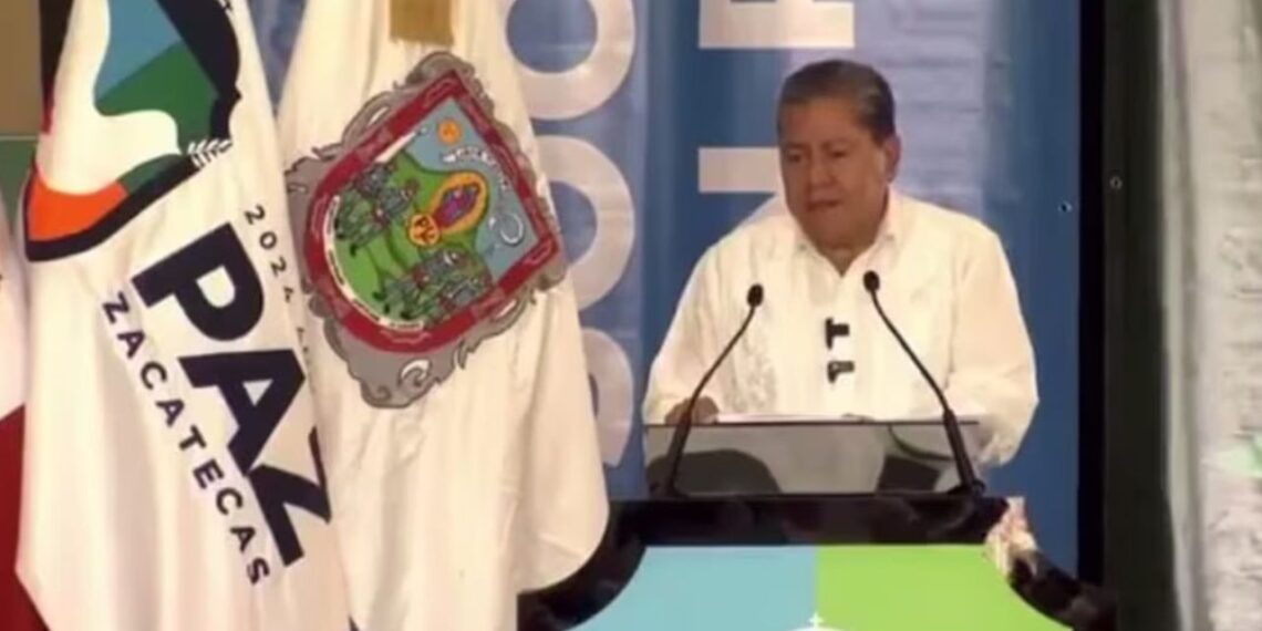 Madre buscadora increpa a David Monreal durante informe