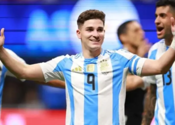 Julián Álvarez está en Madrid para completar su fichaje con el Atlético de Simeone