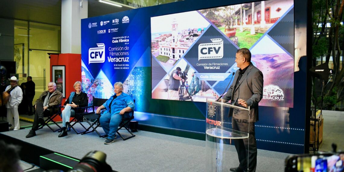 Extraordinaria presentación de Sectur en estudios Churubusco con la “Guía Fílmica de Veracruz”