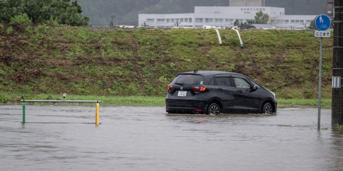 Tormenta tropical María toca tierra en Japón con intensas lluvias