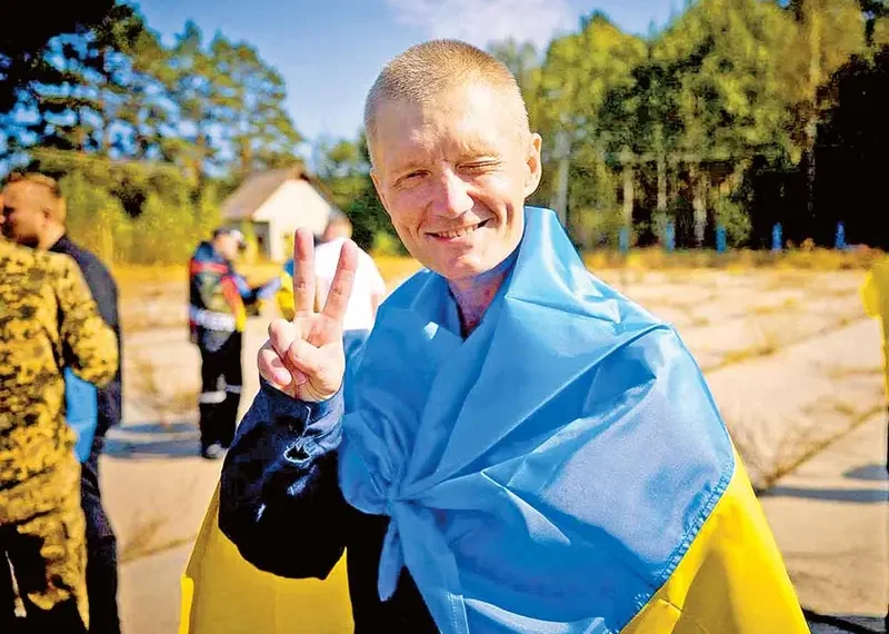 Biden promete cerrar su gobierno con máximo apoyo para Ucrania; intercambian 206 rehenes