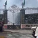 Normalistas de Ayotzinapa lanzan petardos a edificio de Segob en protesta a los 43 estudiantes