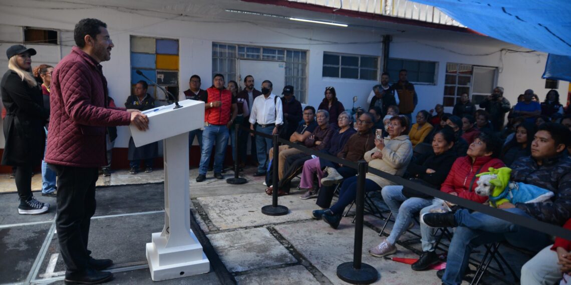 Visita Martí Batres obra de rehabilitación en la Unidad Habitacional “Hogar y Prevención”