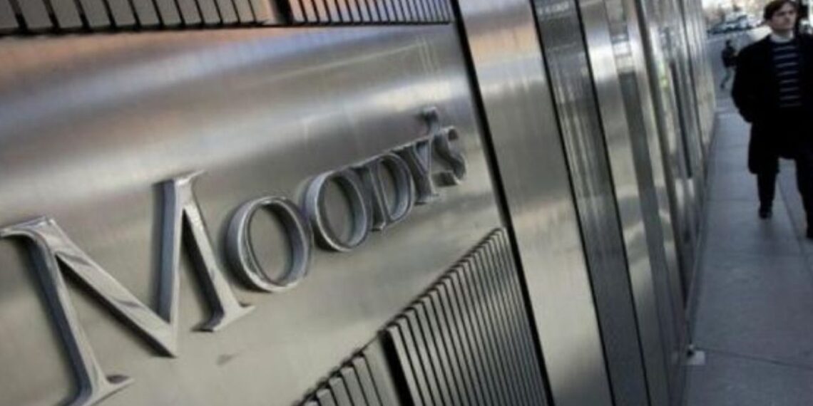 Moody’s ve con grado de inversión a México, pero preocupa Pemex y reformas