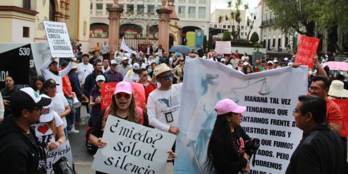 Protestan frente al Congreso de Edomex contra la Reforma Judicial recién aprobada