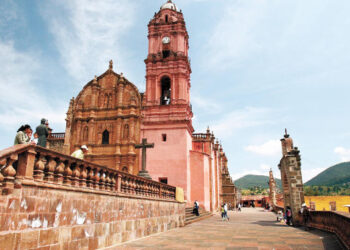 Tlalpujahua: Un Tesoro Turístico de Magia, Historia y Naturaleza