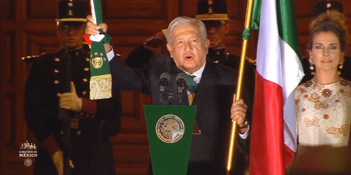 AMLO adelanta que agregará una o dos arengas al Grito de Independencia