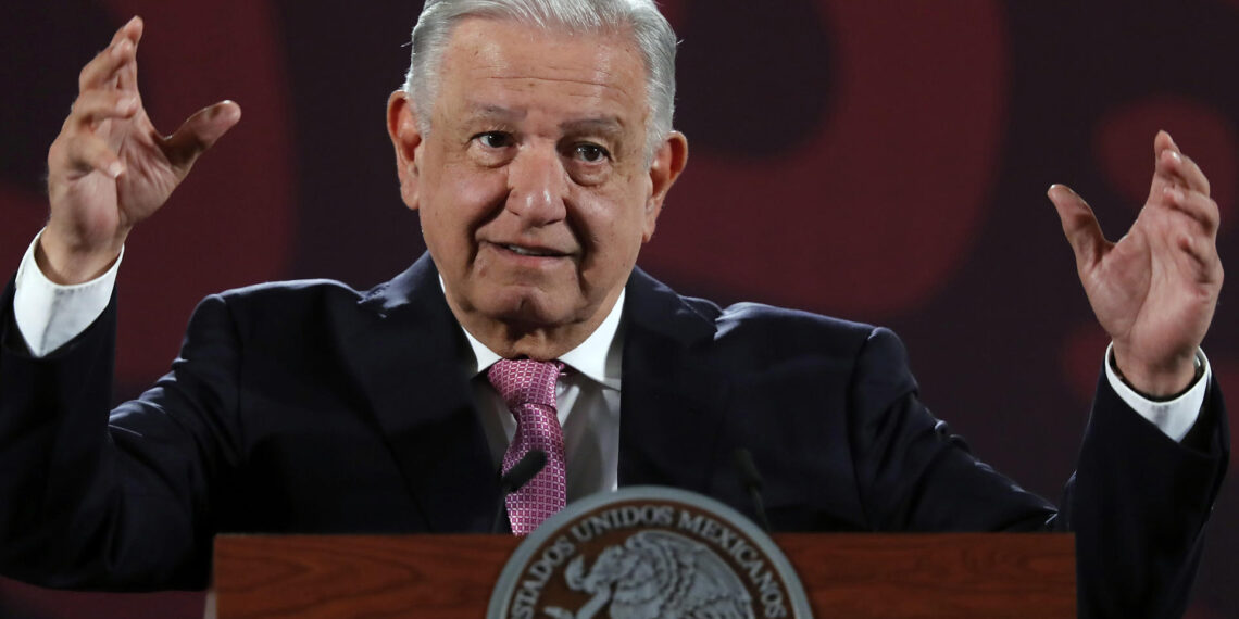 López Obrador pide a senadores no dejarse presionar sobre reforma judicial