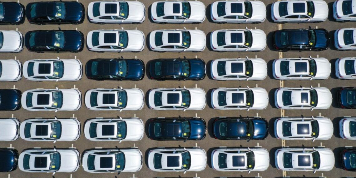 BMW llama a revisión a 1.5 millones de vehículos y rebaja sus objetivos anuales