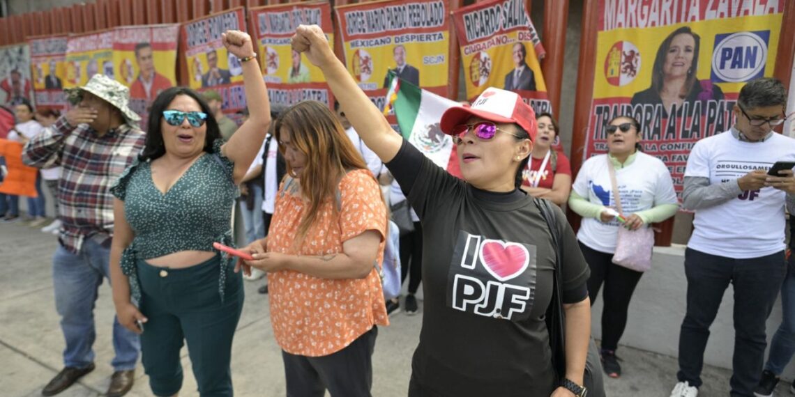 Diputados cancelan sesión este martes por manifestaciones en San Lázaro