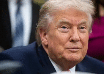 Trump afirma que EU podría gobernar Venezuela y extraer su petróleo durante años