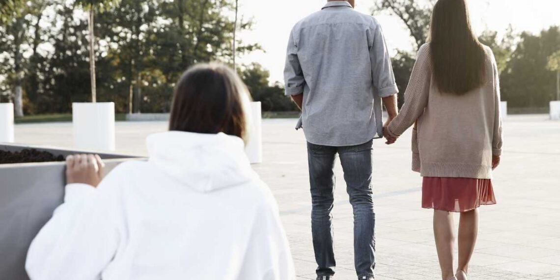 Conoce los 5 factores que desatan la infidelidad en las relaciones a distancia