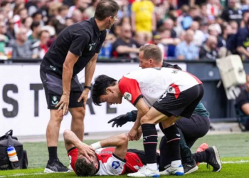 Costosa victoria del Feyenoord; Santiago Giménez sufre lesión muscular