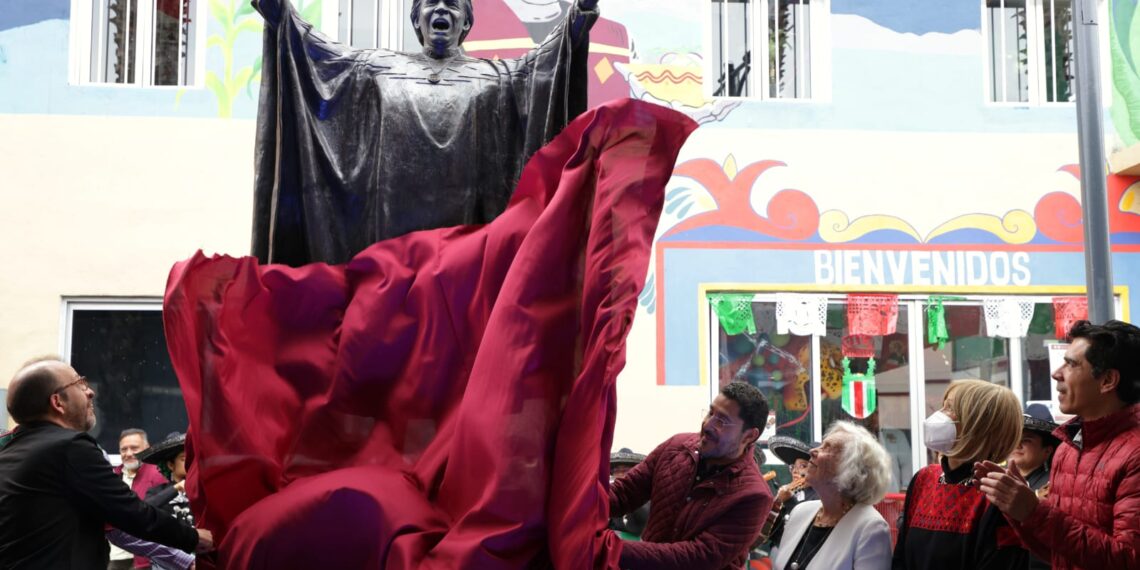Inaugura Martí Batres nueva Plaza Garibaldi; “Aquí se respira a la cantautora Chavela Vargas