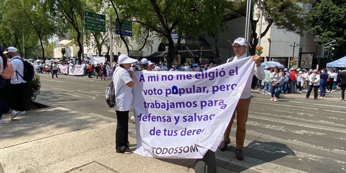 Trabajadores del Poder Judicial mantienen plantón afuera del Senado; afectaciones viales