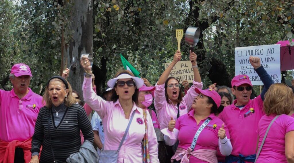 Activa marea rosa ‘democratometro’ contra reforma al Poder Judicial