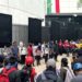 Normalistas de Ayotzinapa lanzan petardos al Senado durante protestas