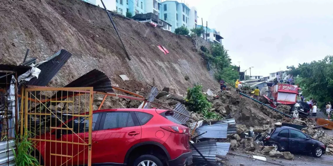 Con el huracán ‘John’, cayó el doble de agua que con ‘Paulina’ en Acapulco