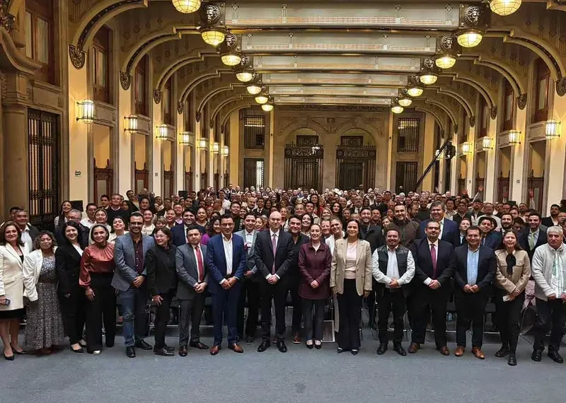 Claudia Sheinbaum y Ariadna Montiel se reúnen con delegados del Bienestar