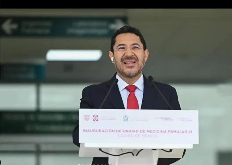 Batres entrega 20 mil becas a estudiantes de CDMX; así cierra su gobierno