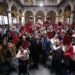 Cierro trabajando: Batres entrega escrituras de propiedades en Tlalpan