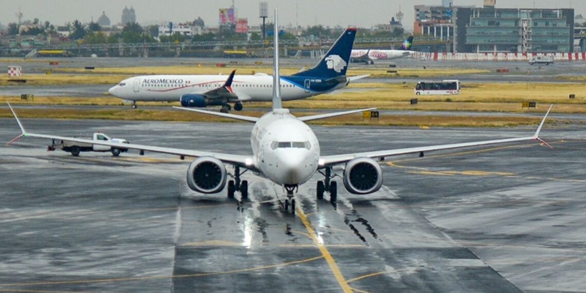 AICM alerta por afectaciones en vuelos por el huracán ‘Milton’