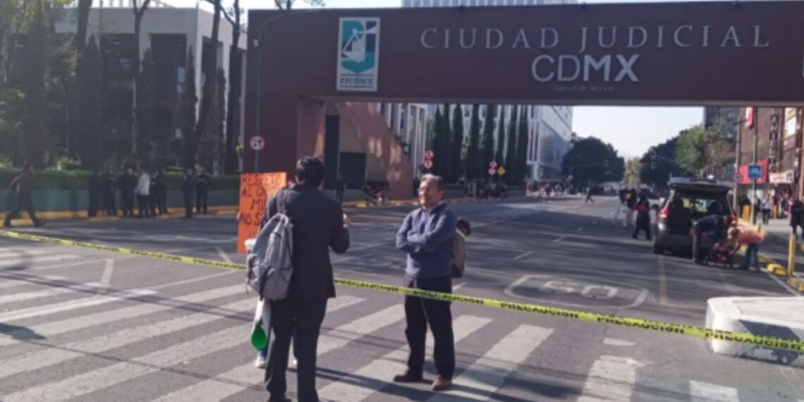 Bloqueo en Avenida Niños Héroes por protestas del Poder Judicial