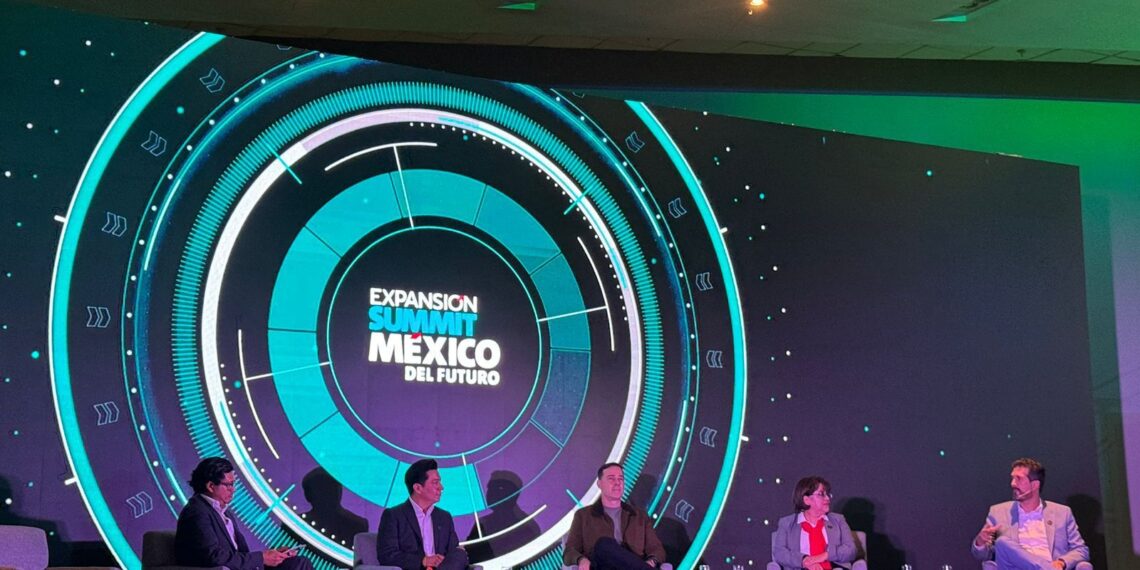 Destaca Tecmilenio como líder en innovación educativa durante el Expansión Summit 2024