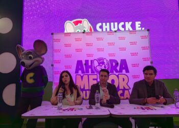 CHUCK E. CHEESE presenta la campaña “AHORA MEJOR QUE NUNCA” en rueda de prensa