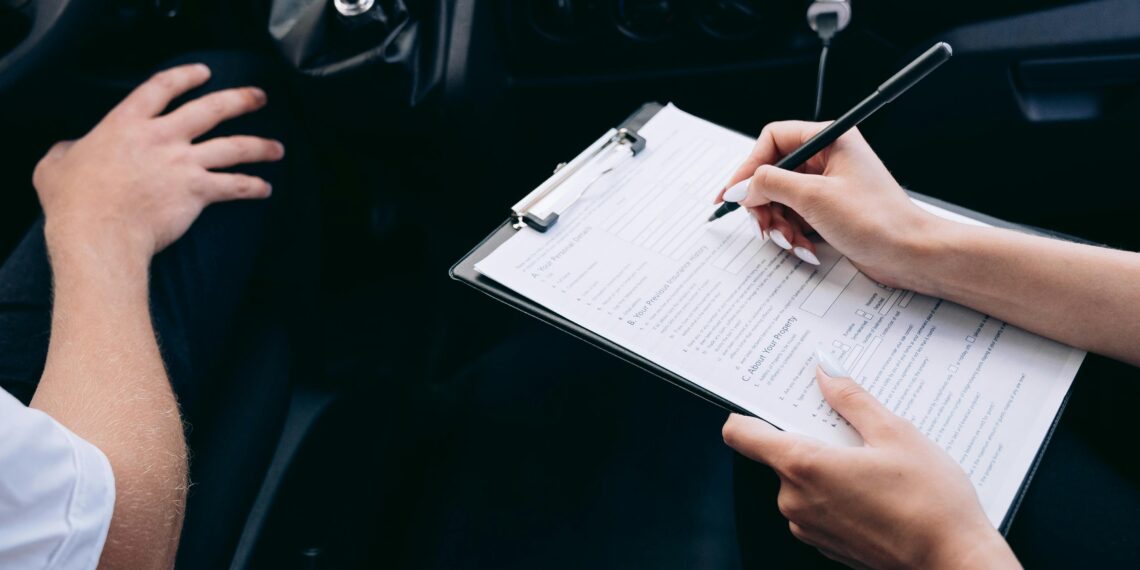 Conoce los 9 factores que influyen en el precio al contratar un seguro de auto