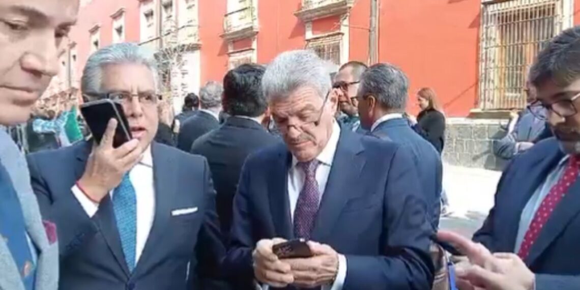 Tensión en Palacio Nacional por protesta del PJF previo a reunión con empresarios de EUA