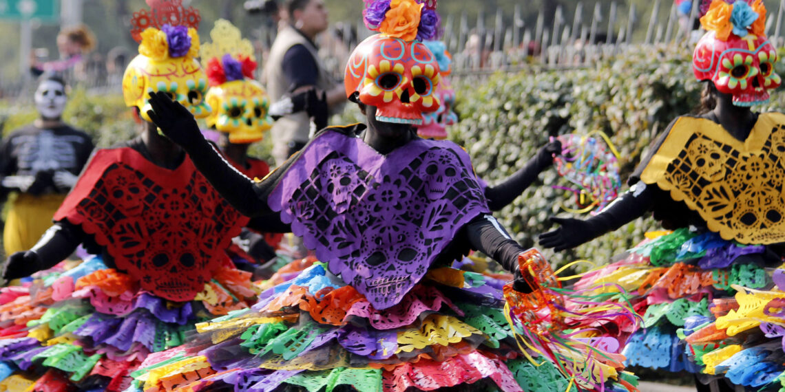 Todo sobre el Desfile de Día de Muertos 2024 en CDMX