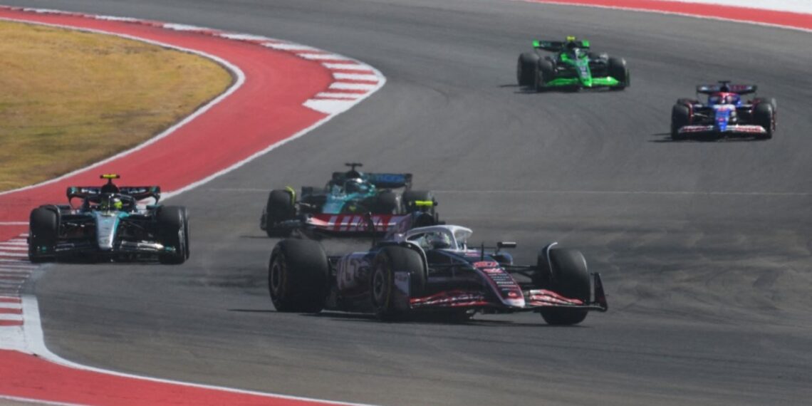 Russell, el más rápido en primera práctica; ‘Checo’ 10 y Pato O’Ward 13