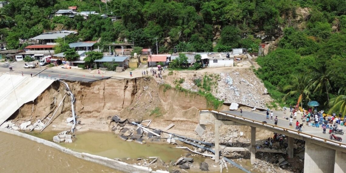 Viaje de Sheinbaum a Acapulco para evaluar daños por ‘John’ será por carretera