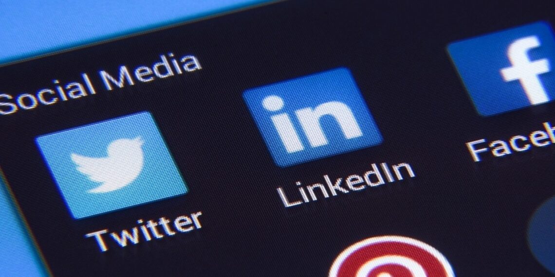 Multan a LinkedIn con 335 mdd por violar reglamento europeo de protección de datos