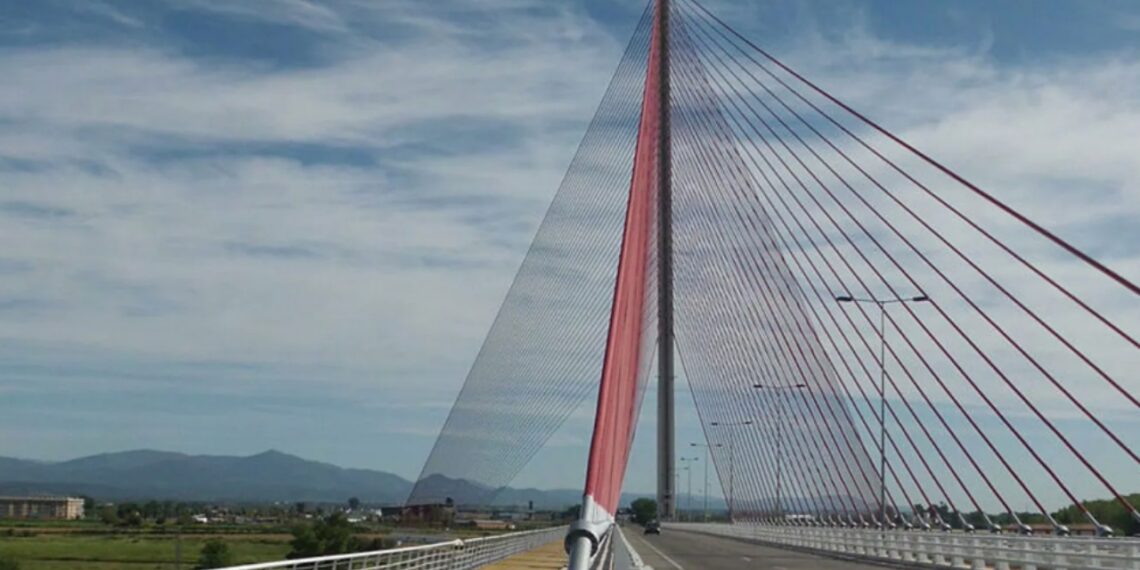 España: Muere ‘influencer’ al caer de puente por querer imágenes para sus redes sociales