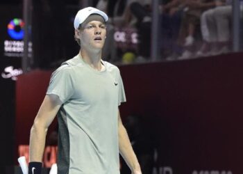 Jannik Sinner se retira del Masters de París por un virus estomacal